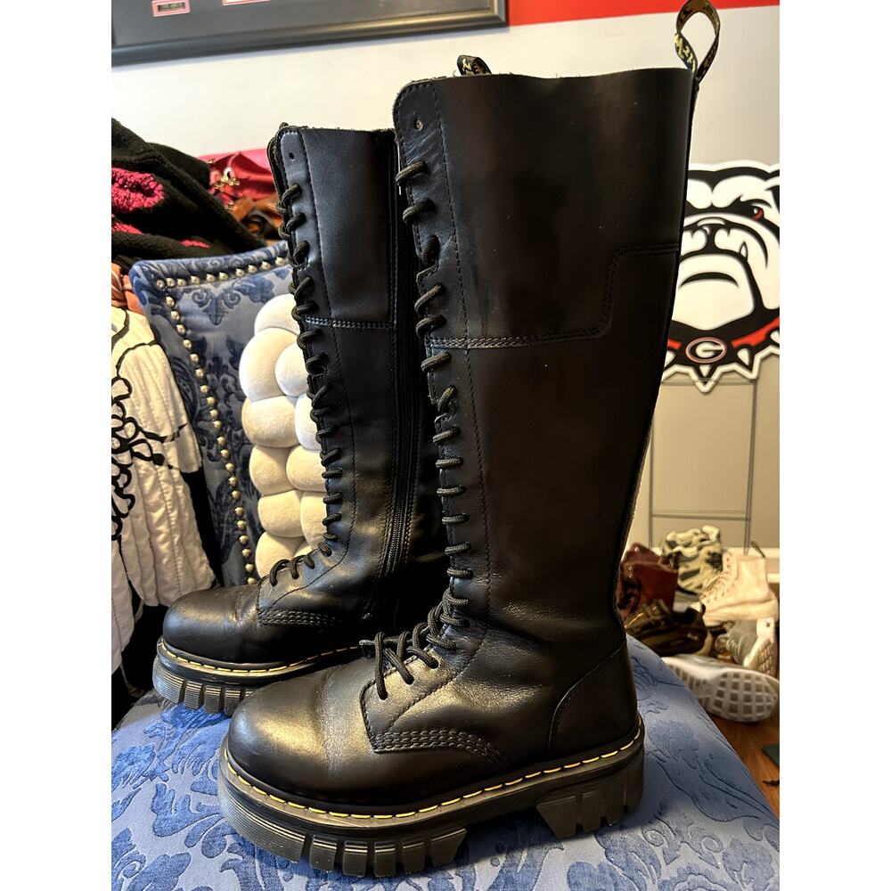 Dr Martens Audrick 20I size 8/EU 39